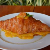 Croissant do cardápio Ruth Café